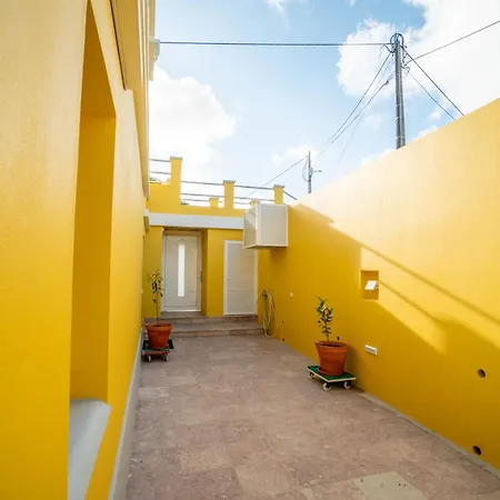 Casa Amarela Tangerina *