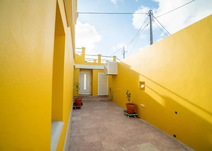 Casa Amarela 36 *
